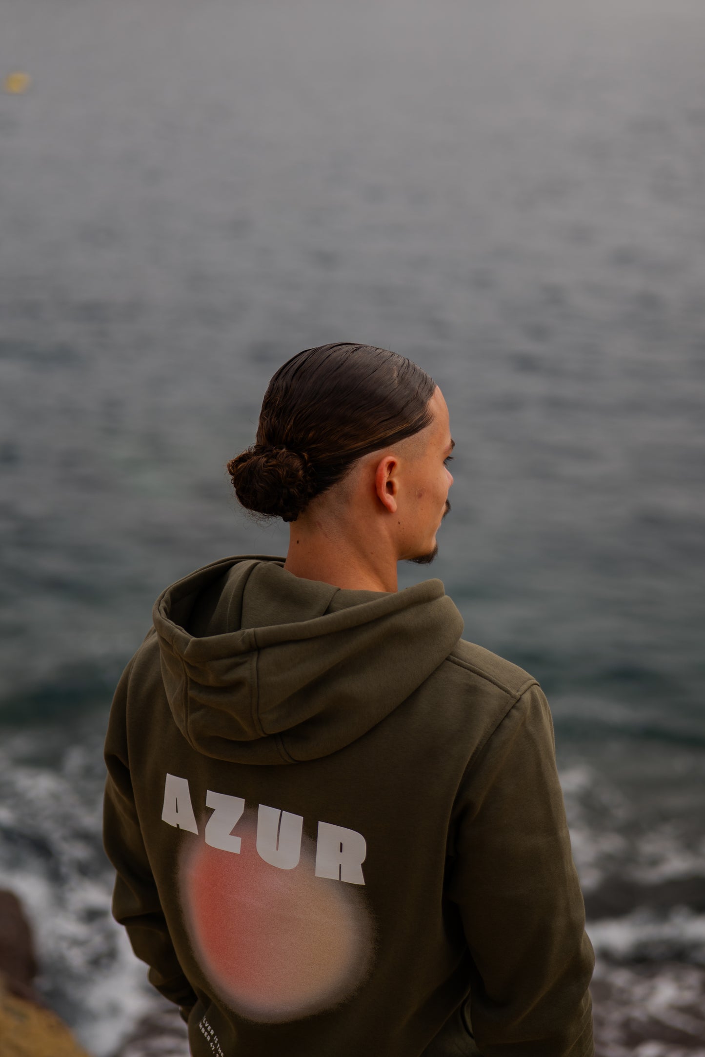 sweat a capuche Azur Riviera shooting photo cassis.